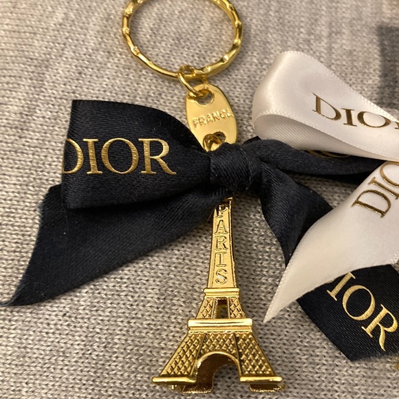 Dior Gift Wrapping Ribbon Bow / Set Of 2 Eiffel Tower Keychains - Picture 2 of 7